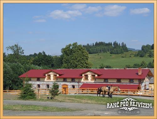 Hotel Ranc Pod Rejvizem Zlaté Hory Exterior foto